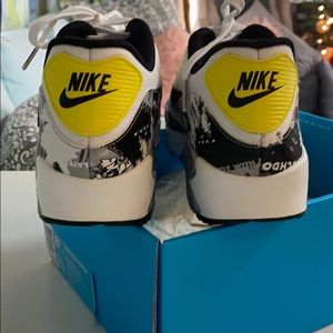 Women’s Nike Air Max 90 PRM Doernbecher Freestyle